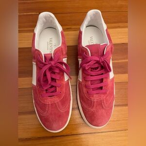 New never worn Valentino Garavani sneakers